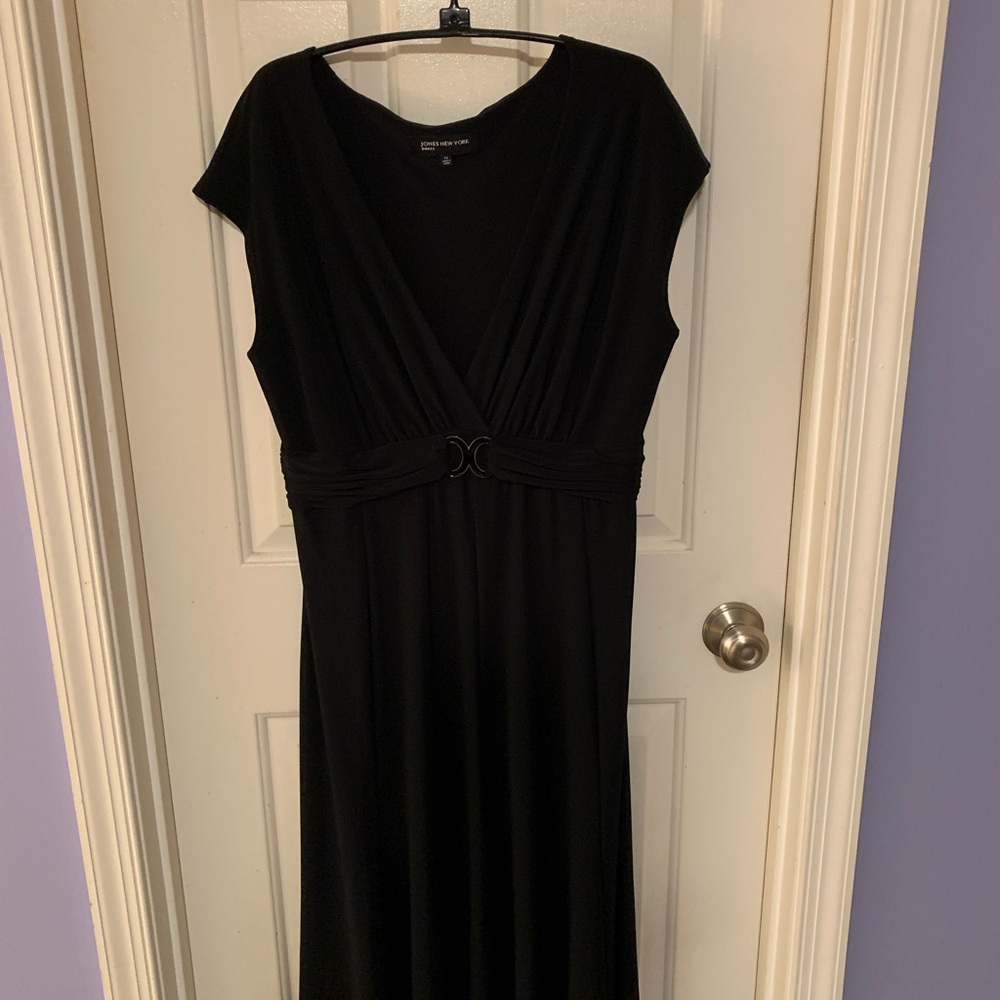 Elegant Black Cap Sleeve Dress